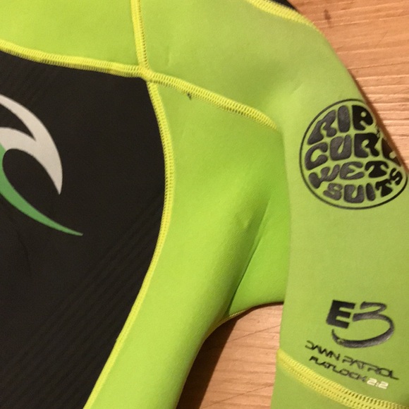 Rip Curl Wetsuit Shorts kids Y Size M Great condition - Picture 2 of 4